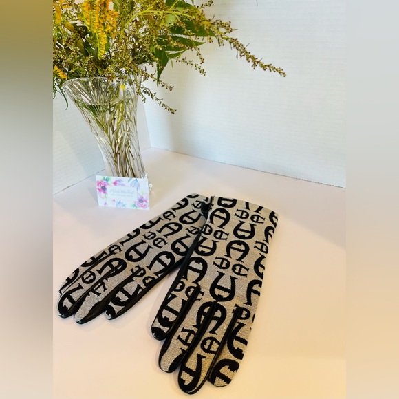 ETIENNE AIGNER Women Gloves *RARE* Designer Monogram Jacquard and Leather MEDIUM - Picture 12 of 12